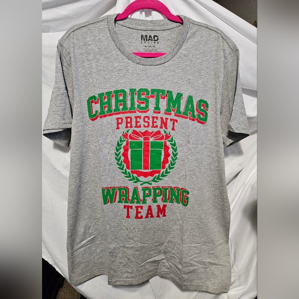 Christmas Present Wrapping Team Graphic Tee NEW